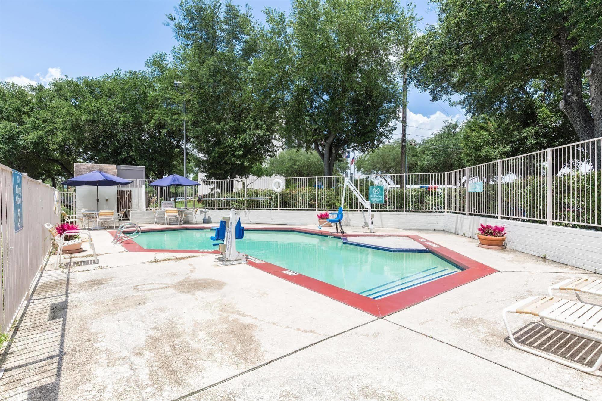 Motel 6 Houston Medical Center - Reliant Park エクステリア 写真
